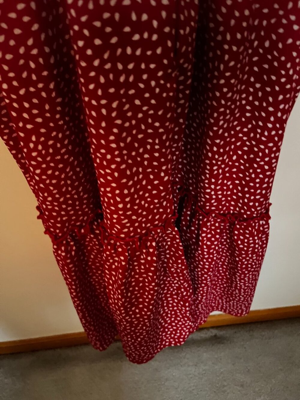 GENTLY USED} Cozy Casual Red & White Pattern Sundress / Size L - Picture 7 of 9